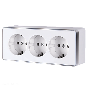 Розетка тройная с заземлением и шторками Gallant (белая) Werkel WL15-02-05