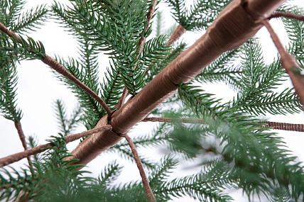 Ель CRYSTAL TREES БОРГО зеленая с шишками 180 см. KP16180