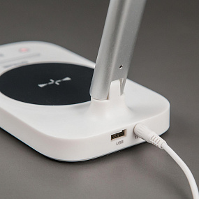 Светодиодная настольная лампа с USB+Qi CITILUX Ньютон CL803051